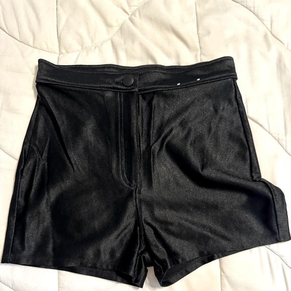 Express High waisted shorts - Picture 2 of 7